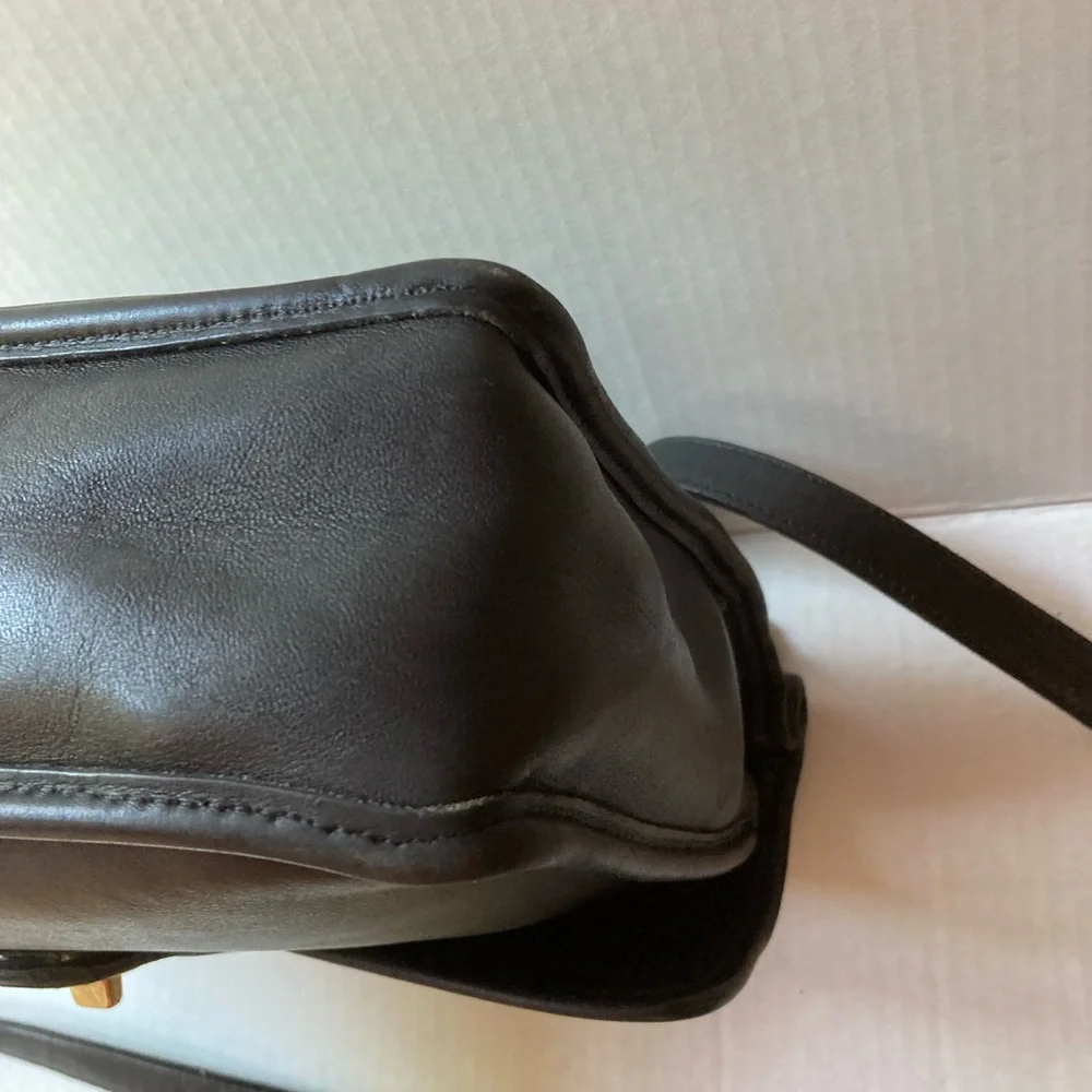 Coach Willis 9927 Black Leather Satchel top handle with Gold Accents - Picture 7 of 15
